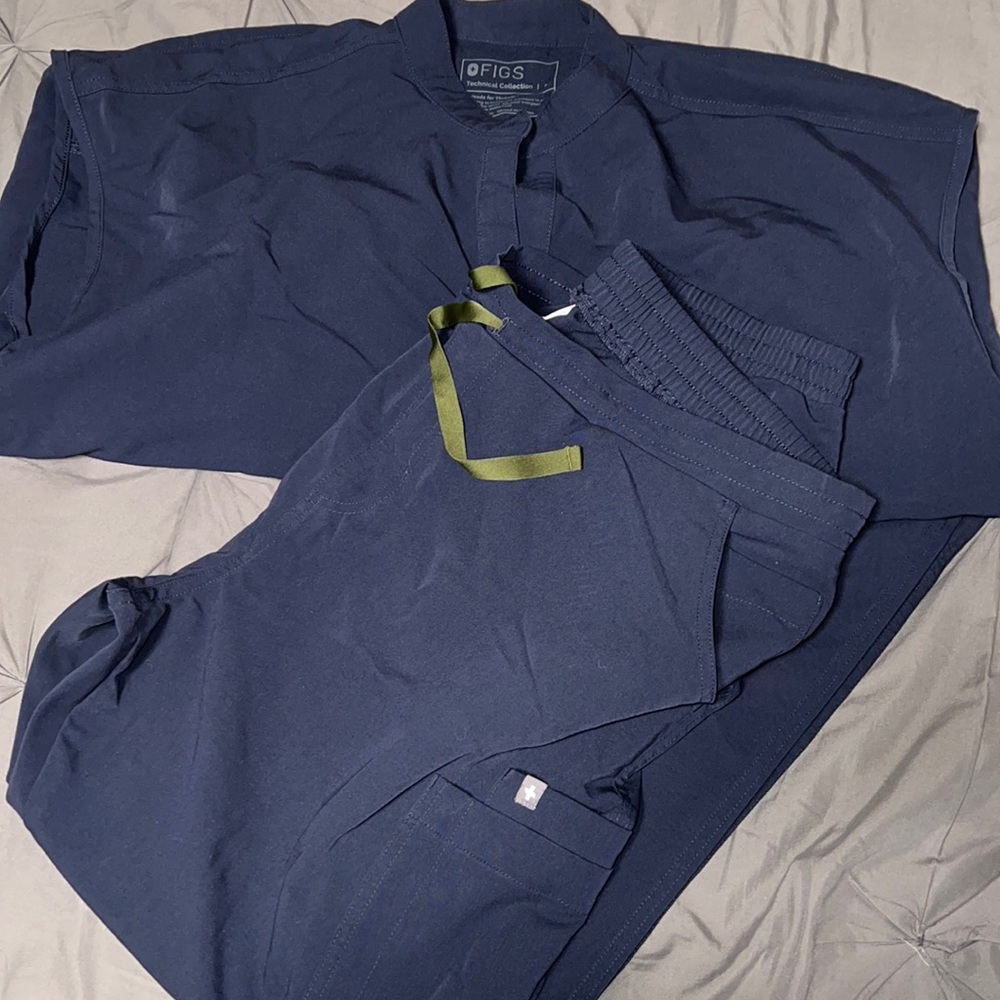 Figs - Picture 1 of 1